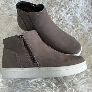 Naturalizer Celeste gray boots size 10